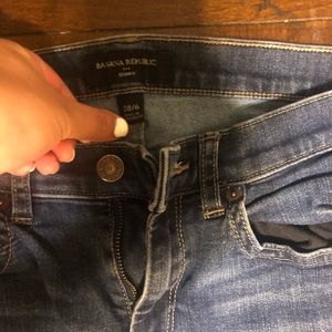 Banana Republic Skinny Jeans: distressed style